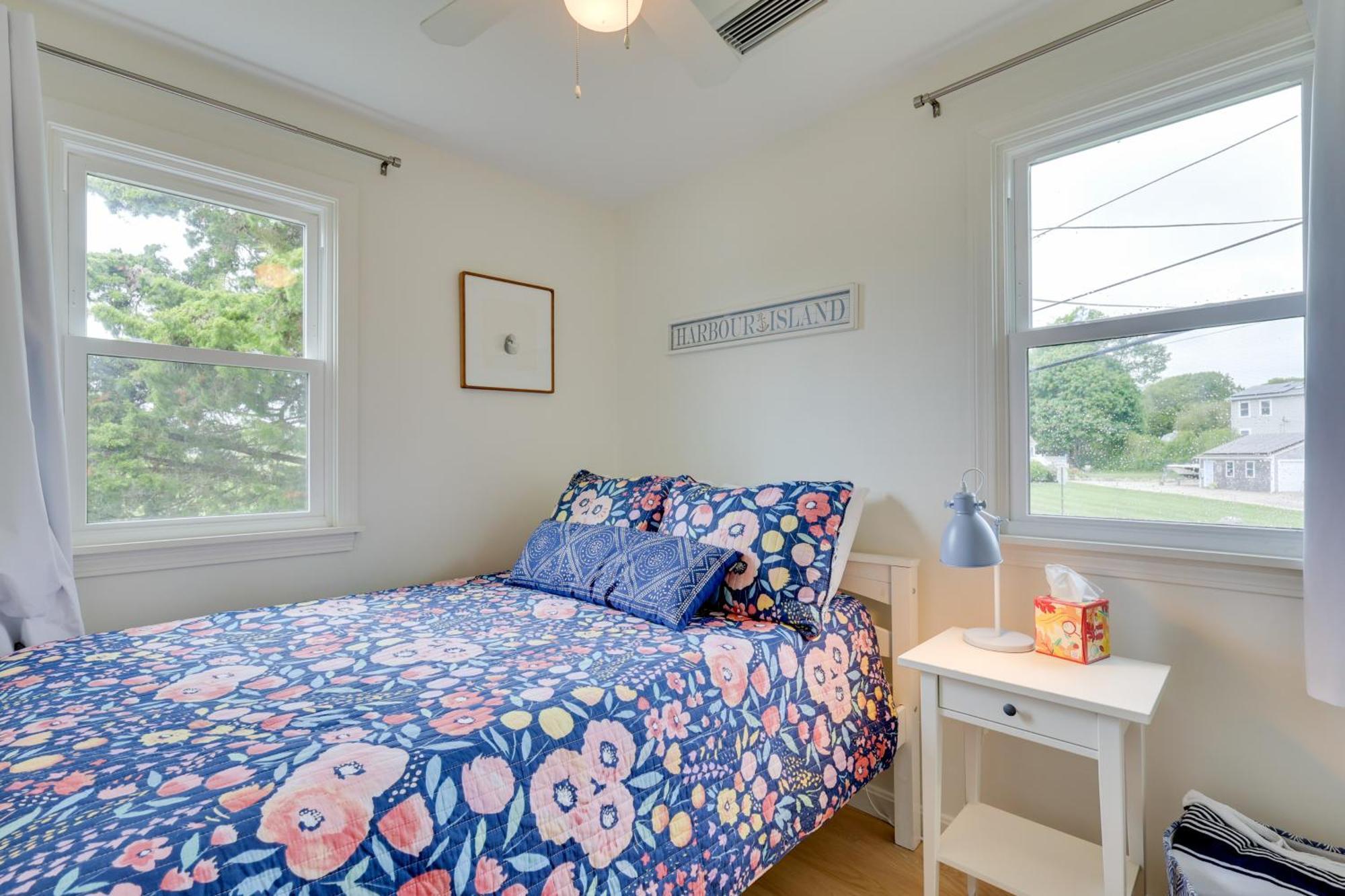 Cozy Narragansett Cottage With Dock And Outdoor Shower Eksteriør bilde